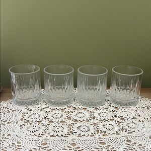 Set of 4 old-fashioned / lowball bourbon glasses